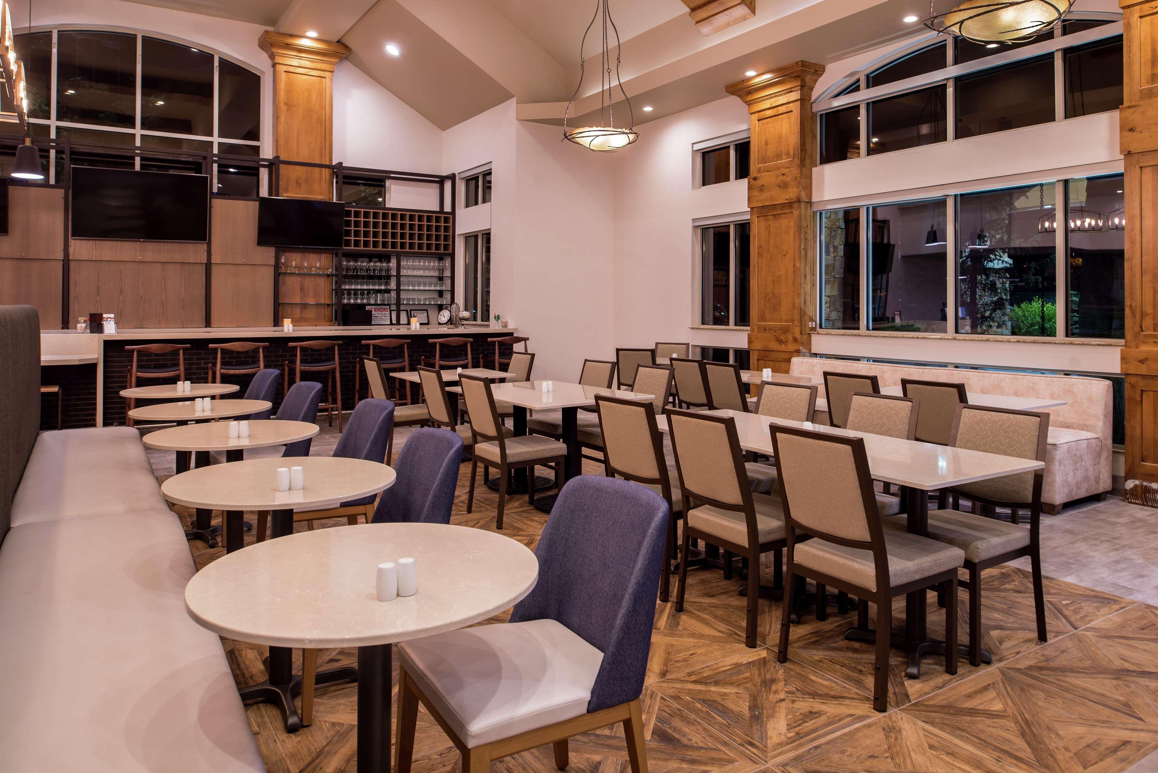 Hilton Garden Inn Бенд Екстер'єр фото
