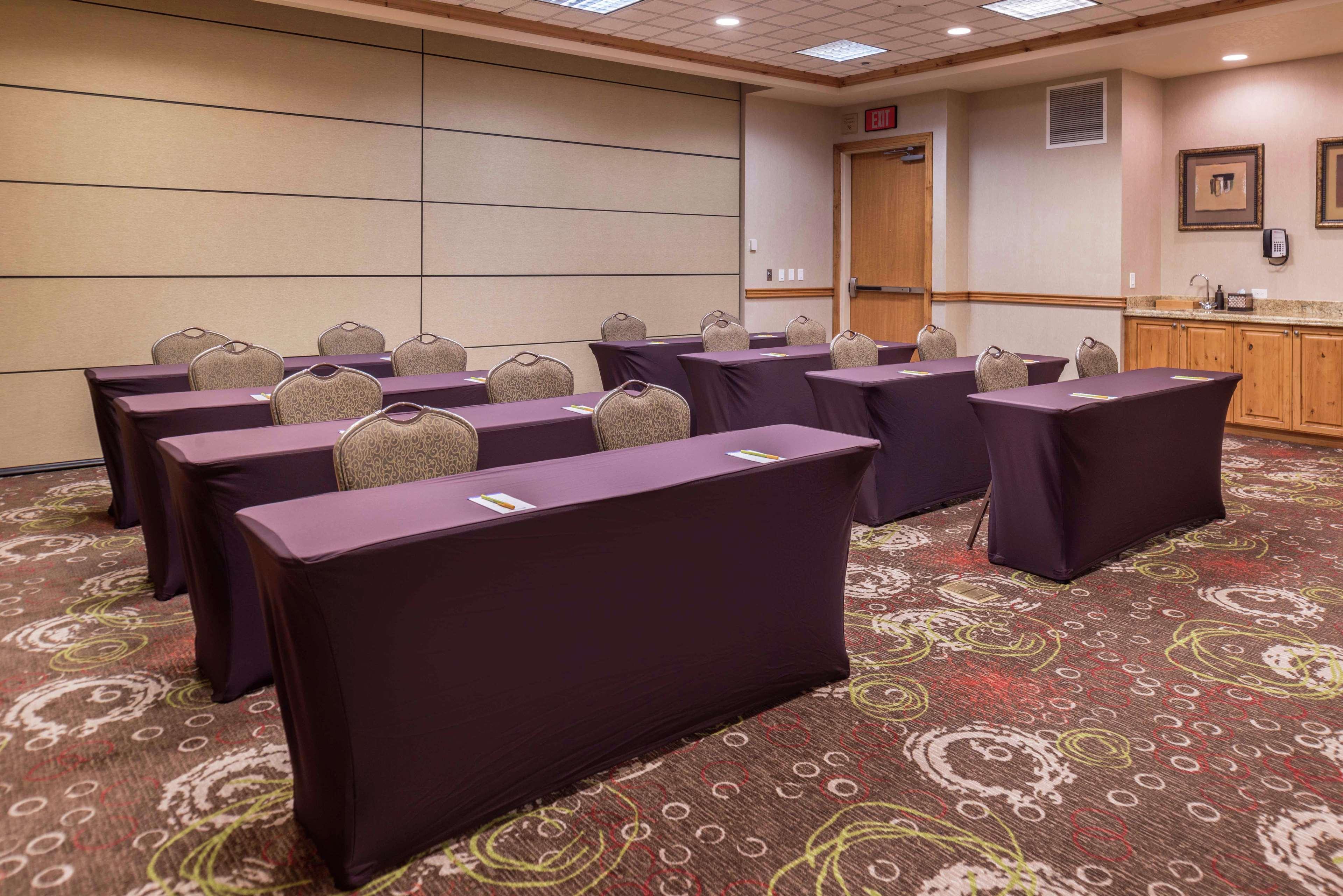 Hilton Garden Inn Бенд Екстер'єр фото