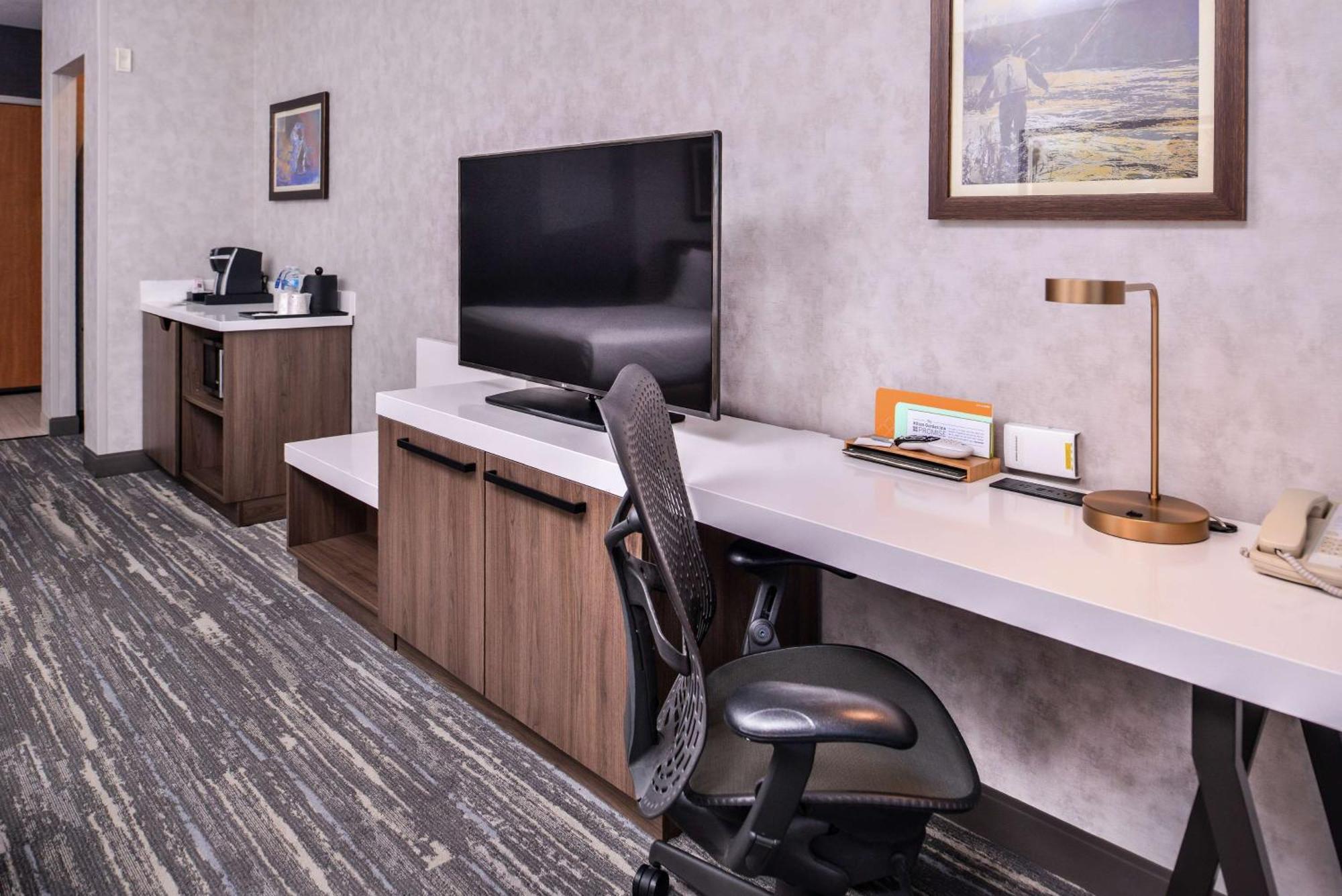 Hilton Garden Inn Бенд Екстер'єр фото
