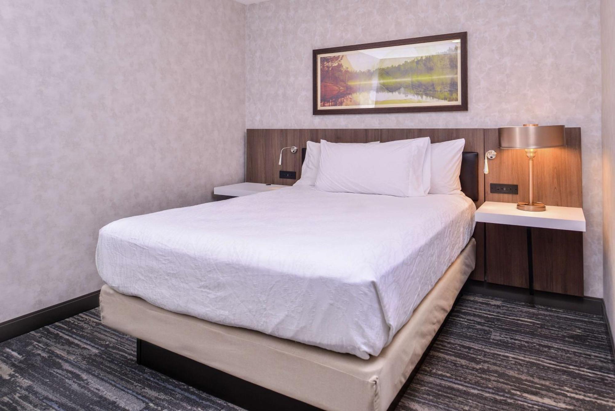 Hilton Garden Inn Бенд Екстер'єр фото